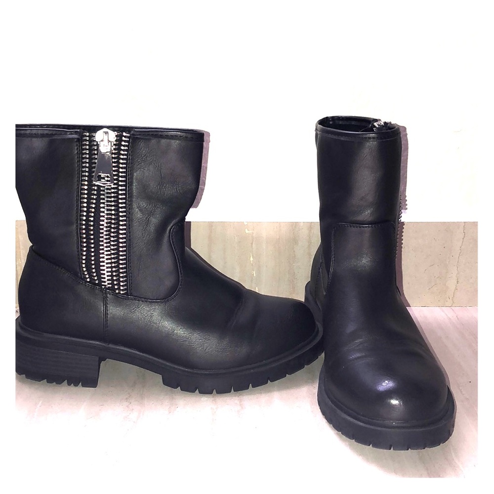 Black Boots